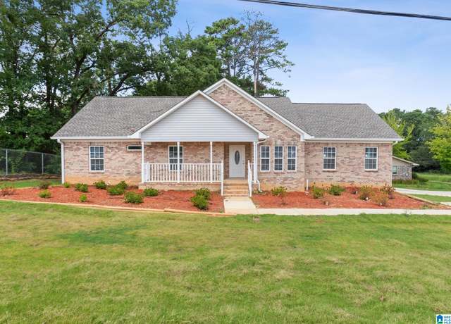 Property at 702 Southgate Ln, Bessemer, AL 35022, 3 beds, 2 baths
