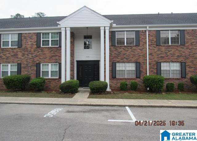 Property at 1935 Shades Cliff Ter Unit C, Homewood, AL 35216, 2 beds, 2 baths