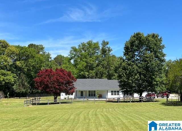Property at 2800 4th Ave, Clanton, AL 35045, 4 beds, 2 baths