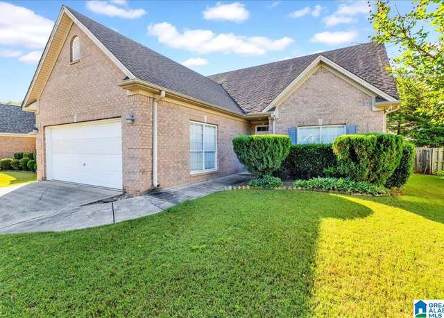 Property at 2250 Forest Lakes Ln, Sterrett, AL 35147, 3 beds, 2 baths