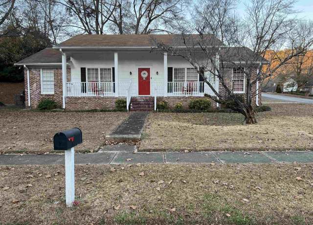 Property at 413 Leach Dr, Birmingham, AL 35213, 3 beds, 2 baths