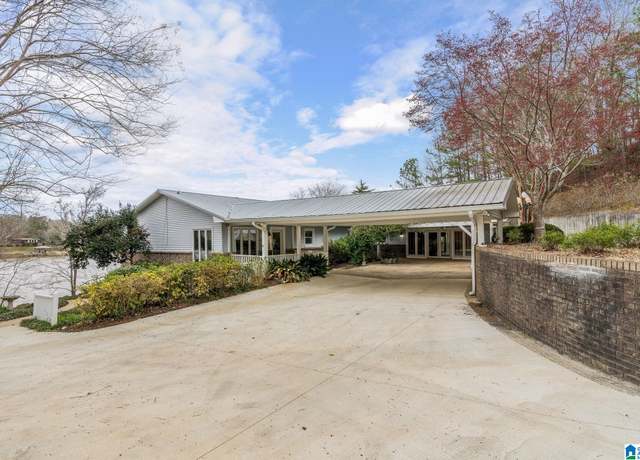 Property at 793 Shelton Shores Dr, Talladega, AL 35160, 3 beds, 4 baths