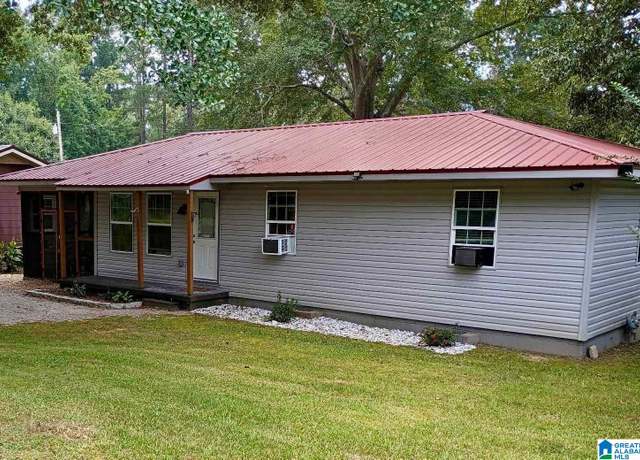 Property at 356 14th Ave, Alexander City, AL 35010, 3 beds, 1 bath
