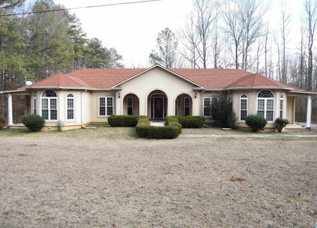 Property at 276 Heards Ln, Oxford, AL 36203, 4 beds, 3 baths