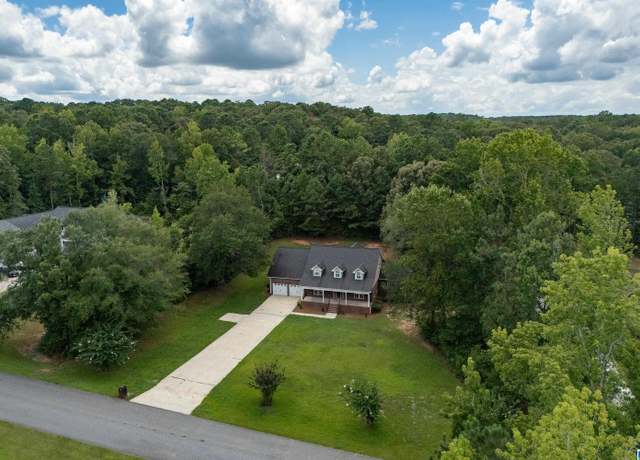 Property at 433 Eagle Pointe Dr, Pell City, AL 35128, 4 beds, 3.5 baths
