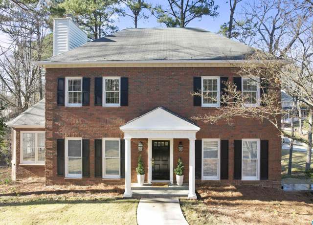 Property at 2100 Riverine Oaks Pl, Hoover, AL 35244, 4 beds, 3.5 baths