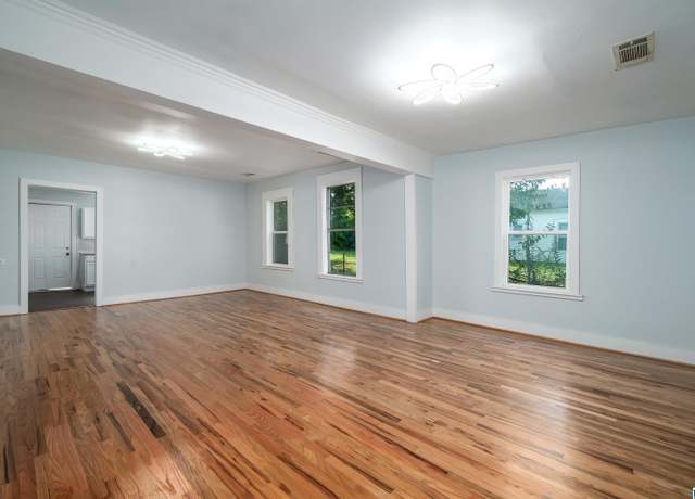 Property at 649 27th St SW, Birmingham, AL 35211, 3 beds, 1 bath