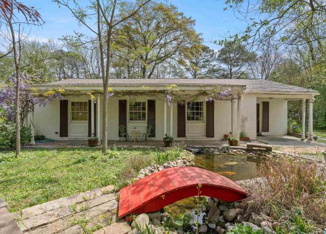 Property at 2221 Chapel Hill Rd, Hoover, AL 35216, 4 beds, 2 baths