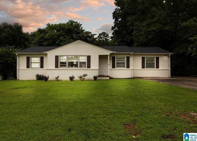 Property at 1106 Park Ave, Oneonta, AL 35121, 3 beds, 1.5 baths