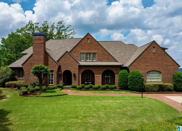 Property at 2024 Vestavia Dr, Vestavia Hills, AL 35216, 4 beds, 4.5 baths