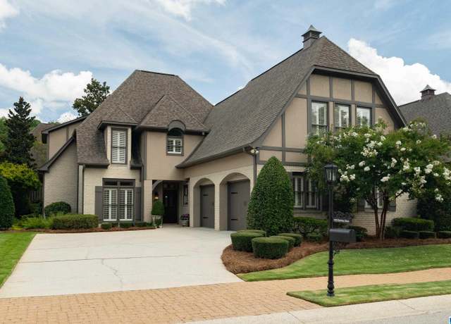 Property at 1025 Barkley Dr, Hoover, AL 35242, 4 beds, 3 baths