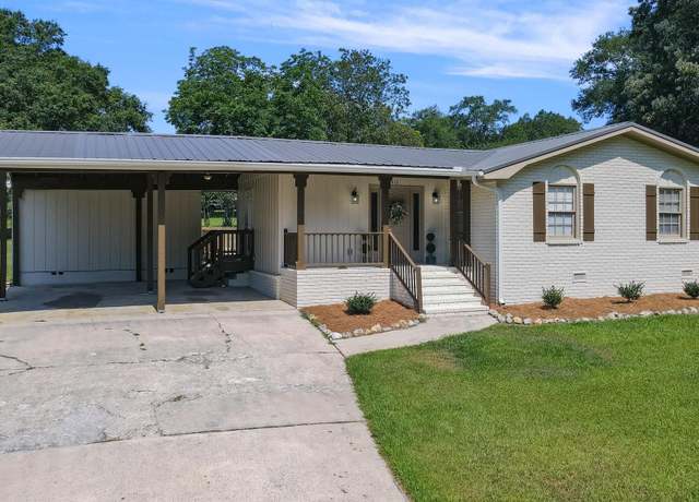 Property at 412 10th St SW, Alabaster, AL 35007, 4 beds, 2 baths