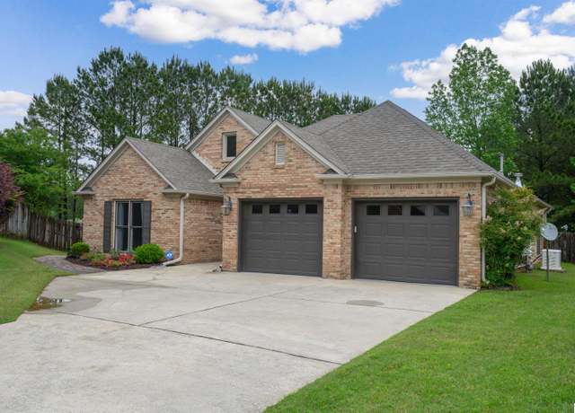 Property at 3517 Crossings Cir, Hoover, AL 35242, 2 beds, 2 baths