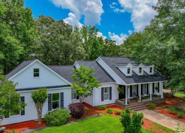 Property at 2821 County Road 50, Moundville, AL 35474, 4 beds, 4 baths
