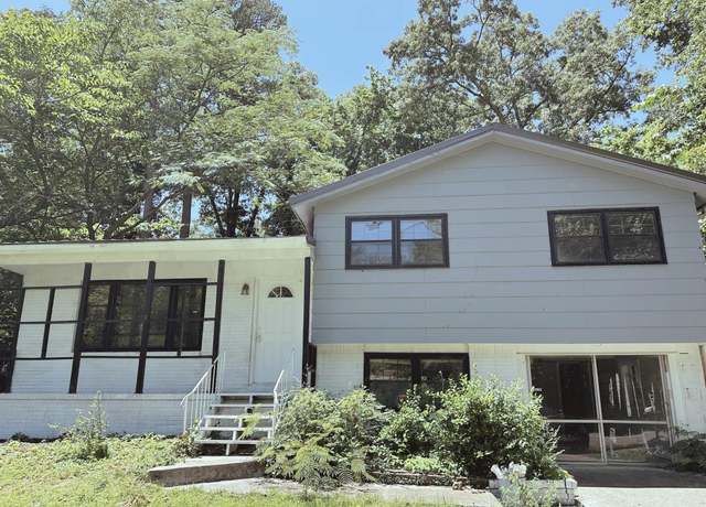 Property at 1332 4th Way NW, Center Point, AL 35215, 3 beds, 2 baths