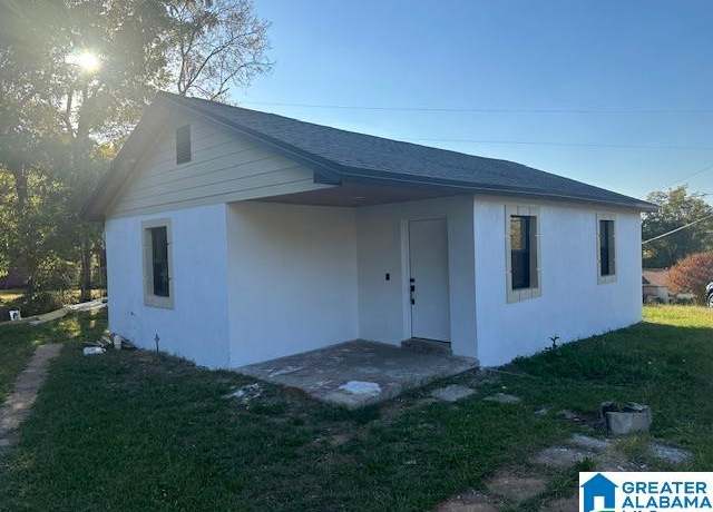 Property at 141 SW Ann St, Birmingham, AL 35211, 3 beds, 1 bath