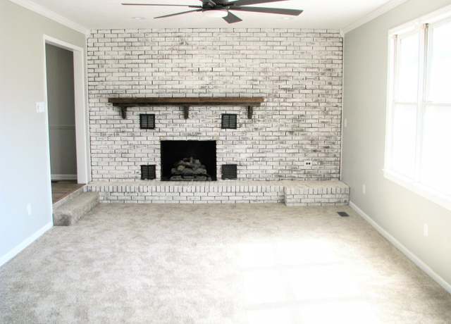 Property at 1316 Linden St, Gadsden, AL 35903, 3 beds, 2 baths
