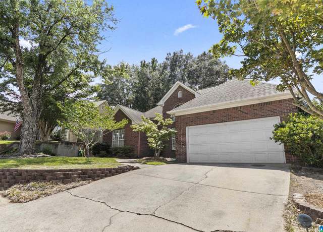 Property at 129 Saint Charles Dr, Helena, AL 35080, 3 beds, 2 baths