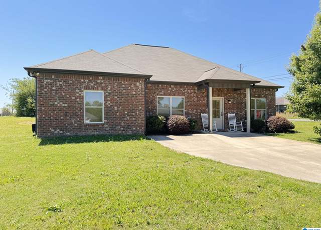 Property at 913 11th Ave, Pleasant Grove, AL 35127, 4 beds, 2 baths