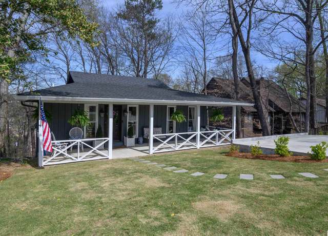 Property at 112 Crest Dr, Homewood, AL 35209, 3 beds, 2.5 baths