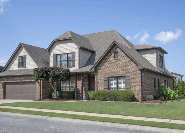 Property at 5421 Crossings Lake Cir, Hoover, AL 35242, 4 beds, 3.5 baths