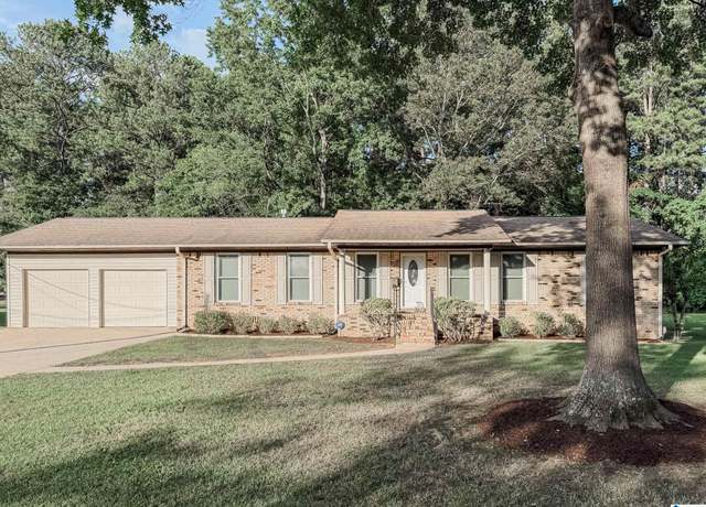 Property at 705 Peterson Dr, Gardendale, AL 35071, 3 beds, 2 baths