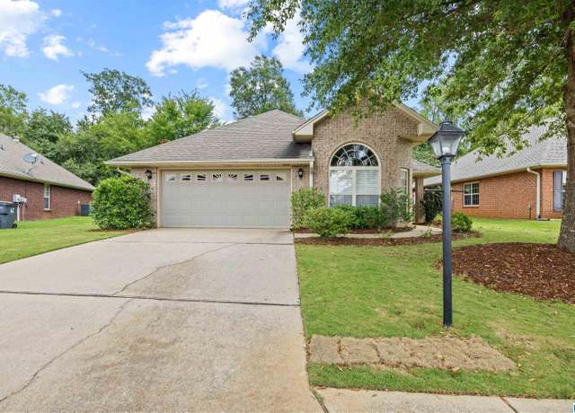 Property at 1073 Lexington Dr, Moody, AL 35004, 3 beds, 2 baths