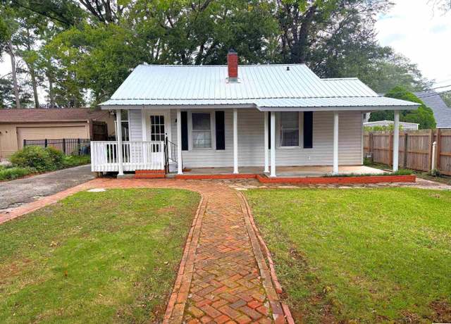 Property at 1030 Moody St, Montevallo, AL 35115, 3 beds, 2 baths
