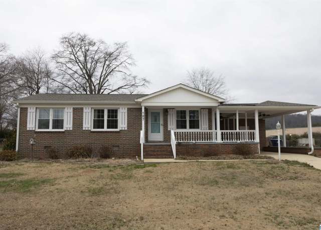 Property at 107 Hendrix St S, Oneonta, AL 35121, 3 beds, 2.5 baths