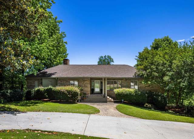 Property at 357 Vesclub Dr, Vestavia Hills, AL 35216, 4 beds, 3.5 baths