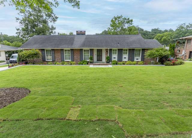 Property at 2121 Mountain View Dr, Vestavia Hills, AL 35216, 4 beds, 3 baths