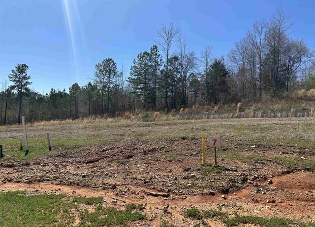 Property at 114 Village Cir Unit 6 & 7, Anniston, AL 36207
