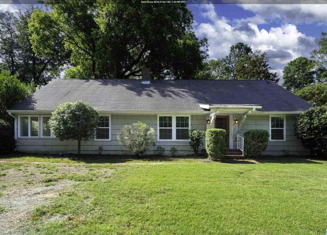 Property at 2016 Chapel Rd, Hoover, AL 35226, 4 beds, 2.5 baths
