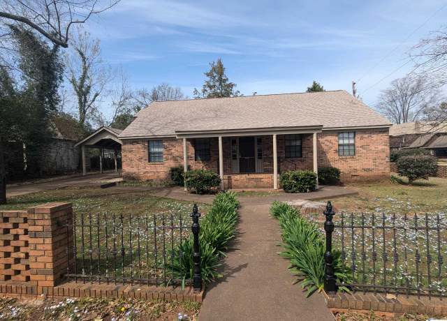 Property at 306 Oak St, Talladega, AL 35160, 3 beds, 2 baths