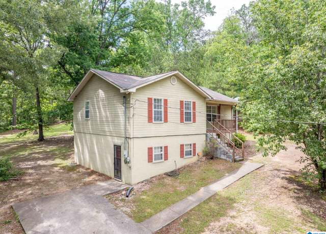 Property at 1600 Ponderosa Dr, Talladega, AL 35160, 3 beds, 2 baths
