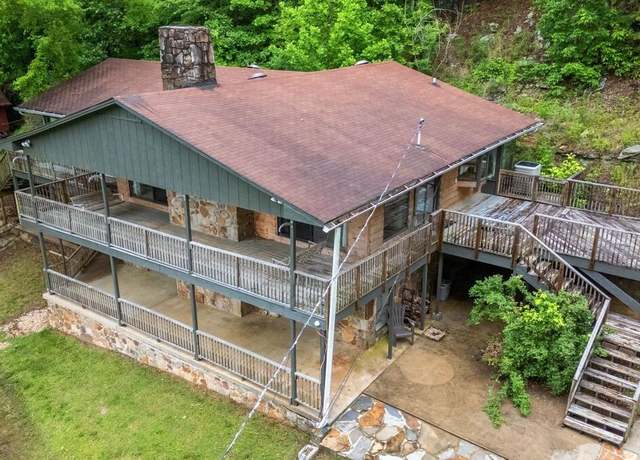 Property at 214 Northshore Dr, Oneonta, AL 35121, 4 beds, 3 baths