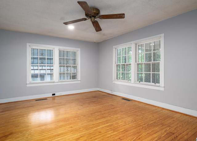 Property at 1010 Central Ave, Brighton, AL 35020, 3 beds, 1 bath