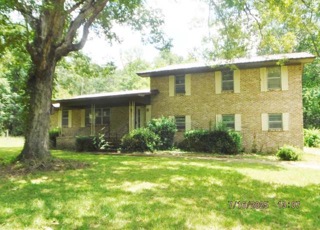 Property at 2355 Caddell Cir, Hokes Bluff, AL 35903, 3 beds, 2 baths