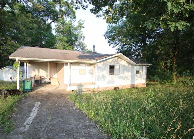 Property at 2077 County Road 469, Cullman, AL 35057, 3 beds, 2 baths
