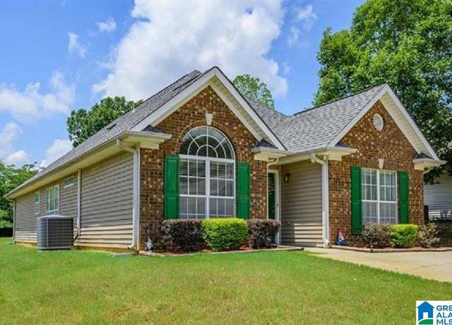 Property at 423 Camden Cove Cir, Calera, AL 35040, 3 beds, 2 baths