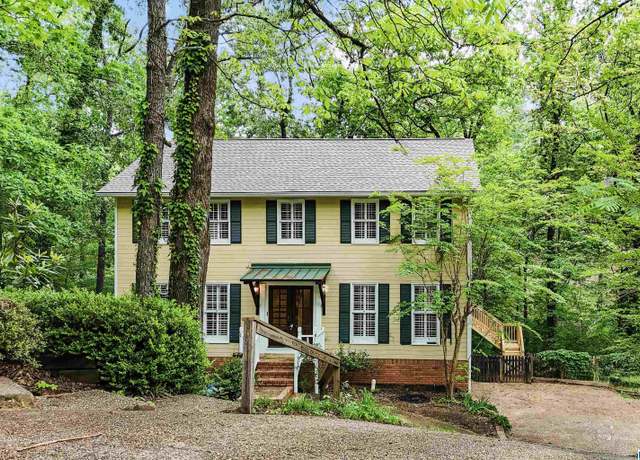 Property at 812 Sweetgum Ct, Hoover, AL 35244, 4 beds, 2.5 baths