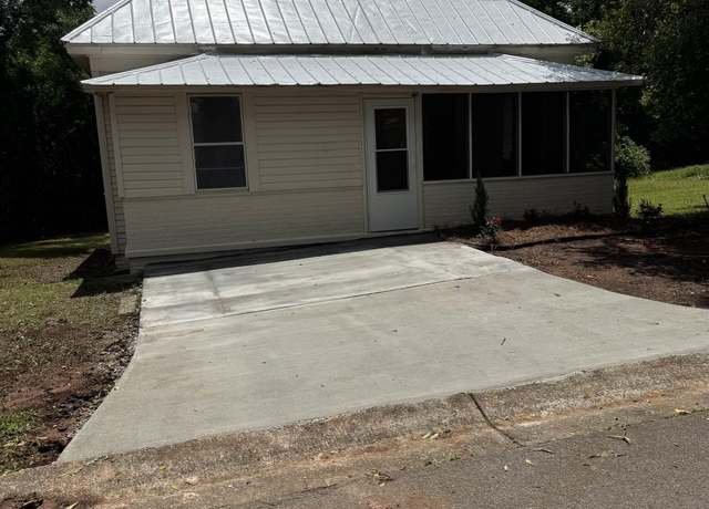 Property at 1121 Avenue I, Bessemer, AL 35020, 2 beds, 1.5 baths