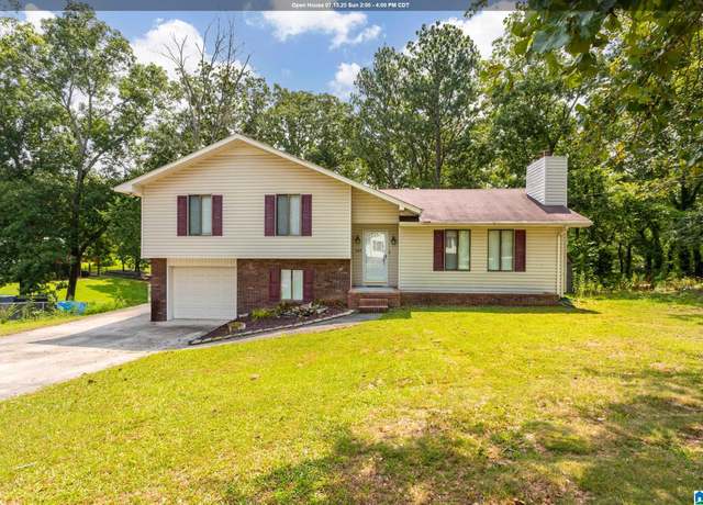 Property at 1425 High Oak Dr, Anniston, AL 36206, 3 beds, 2 baths