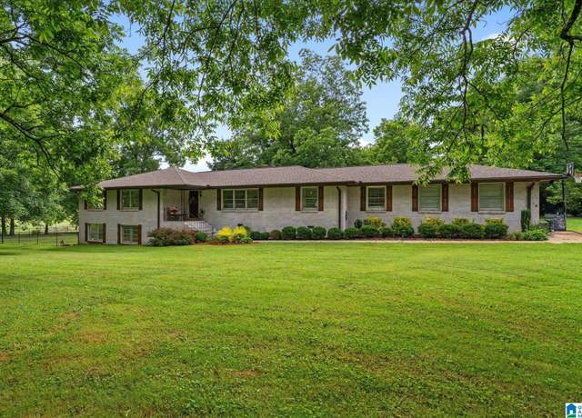 Property at 592 Roberts St, Wadley, AL 36276, 4 beds, 3.5 baths