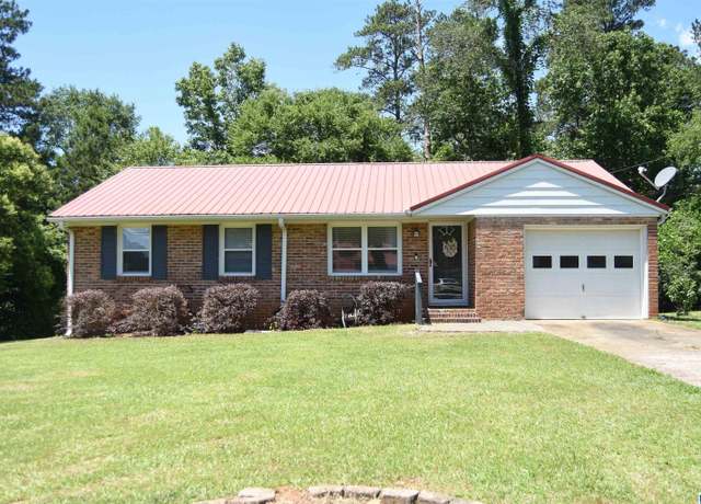 Property at 1508 Cloverdale Rd, Anniston, AL 36207, 3 beds, 1.5 baths
