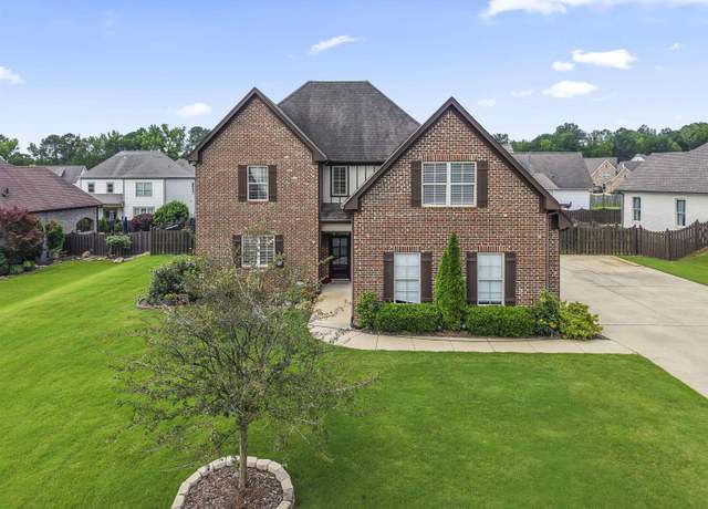 Property at 6051 Clubhouse Dr, Trussville, AL 35173, 4 beds, 2.5 baths