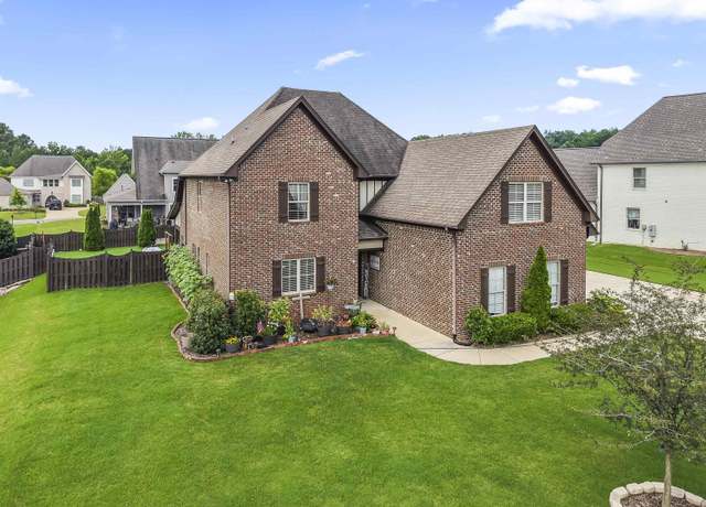 Property at 6051 Clubhouse Dr, Trussville, AL 35173, 4 beds, 2.5 baths