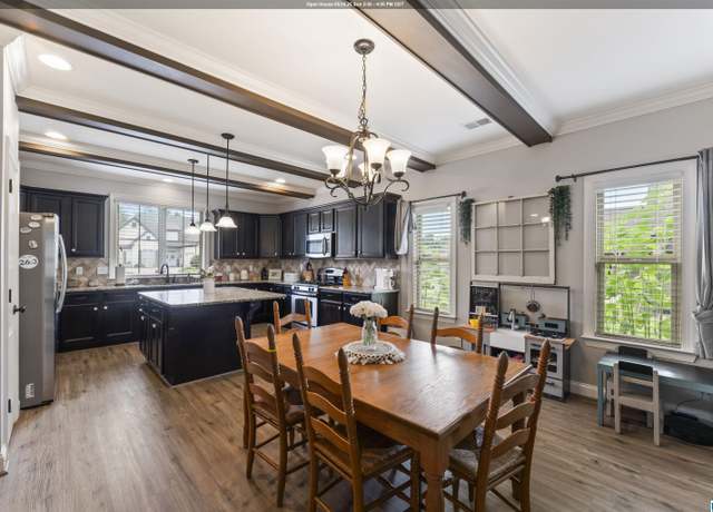 Property at 6051 Clubhouse Dr, Trussville, AL 35173, 4 beds, 2.5 baths