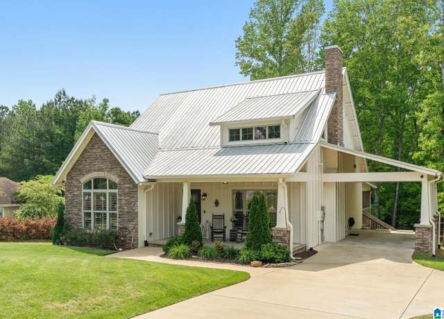 Property at 2440 Southwood Trce, Hoover, AL 35244, 3 beds, 2.5 baths