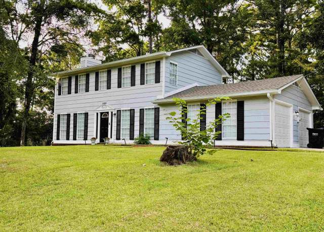 Property at 1010 Cannon Cir, Birmingham, AL 35235, 3 beds, 2.5 baths